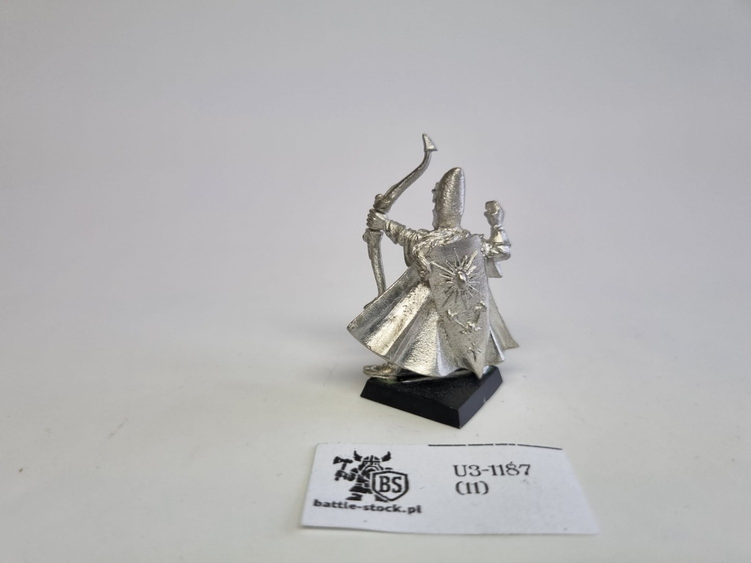 HE metal hero with long bow