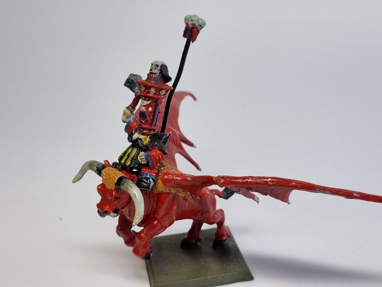 WFB chaos dwarf lamasu/taurus
