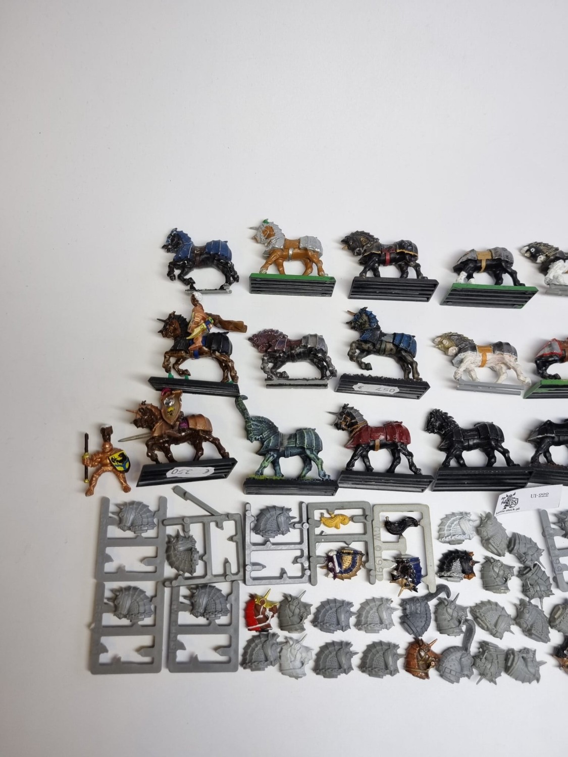 Pakiet koni chaos / empire (stan różny)