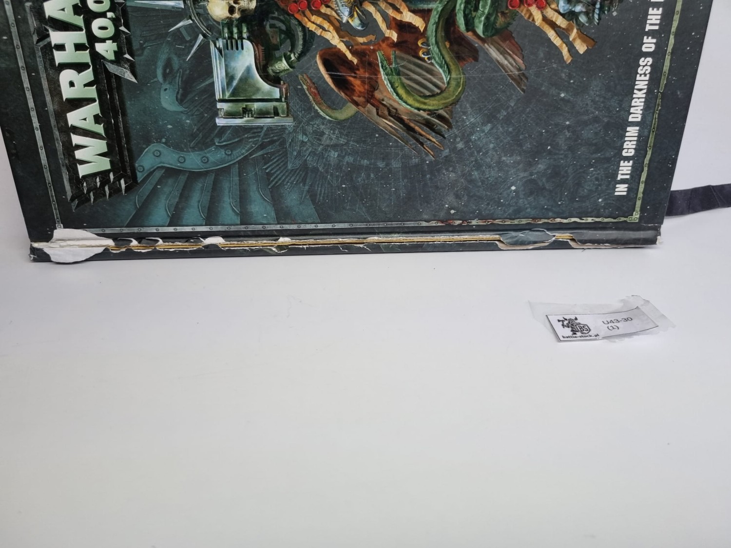 40k Rulebook mocno uszkodzona okładka