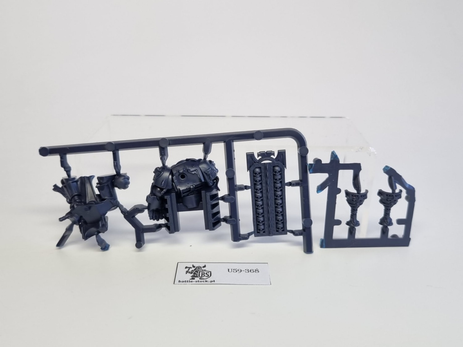 space marine na tronie + kielich