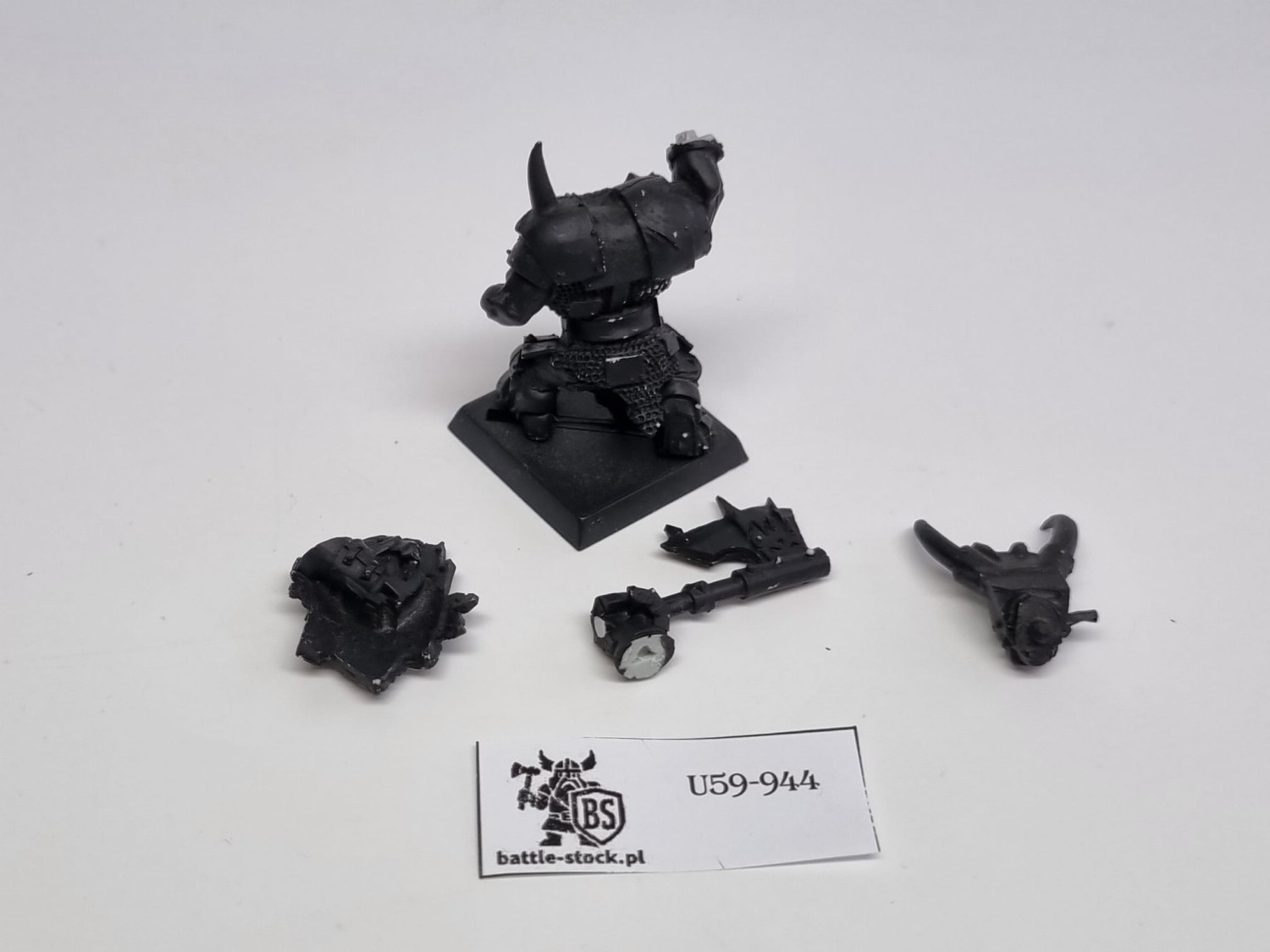WFB black orc boss finecast uszkodzony