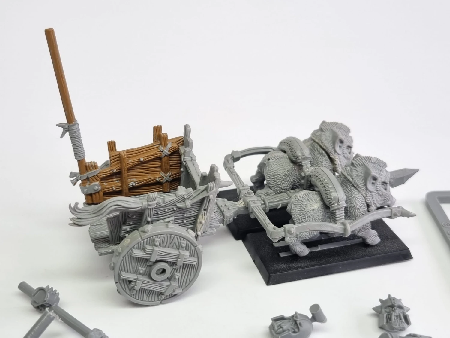 WFB orc chariot p