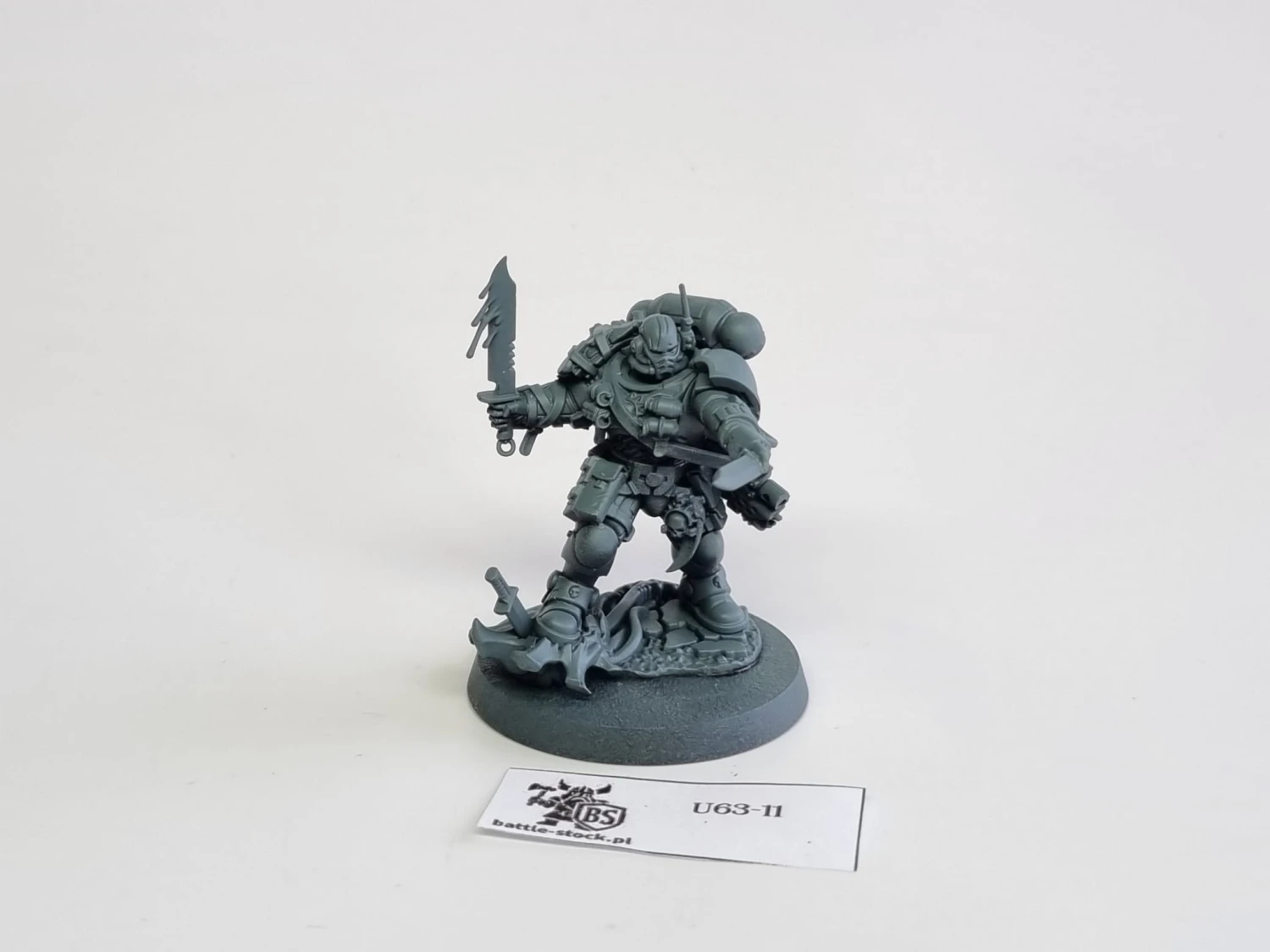 40k lieutenant in phobos armour