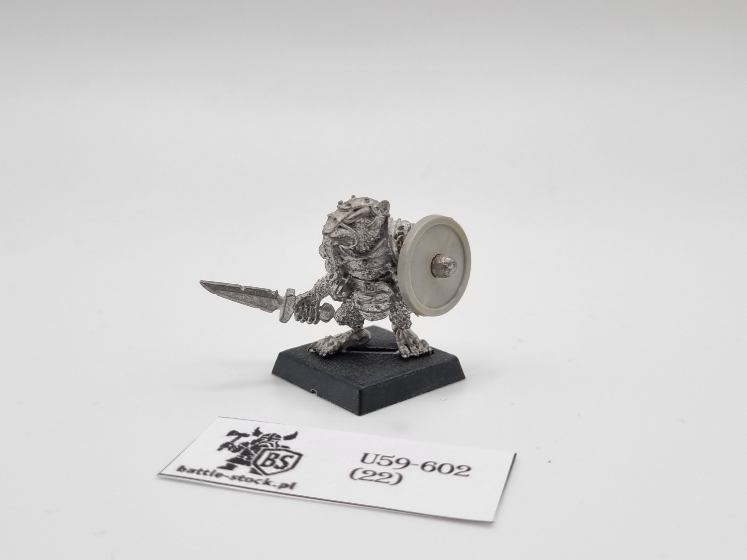 WFB clan rat with sword