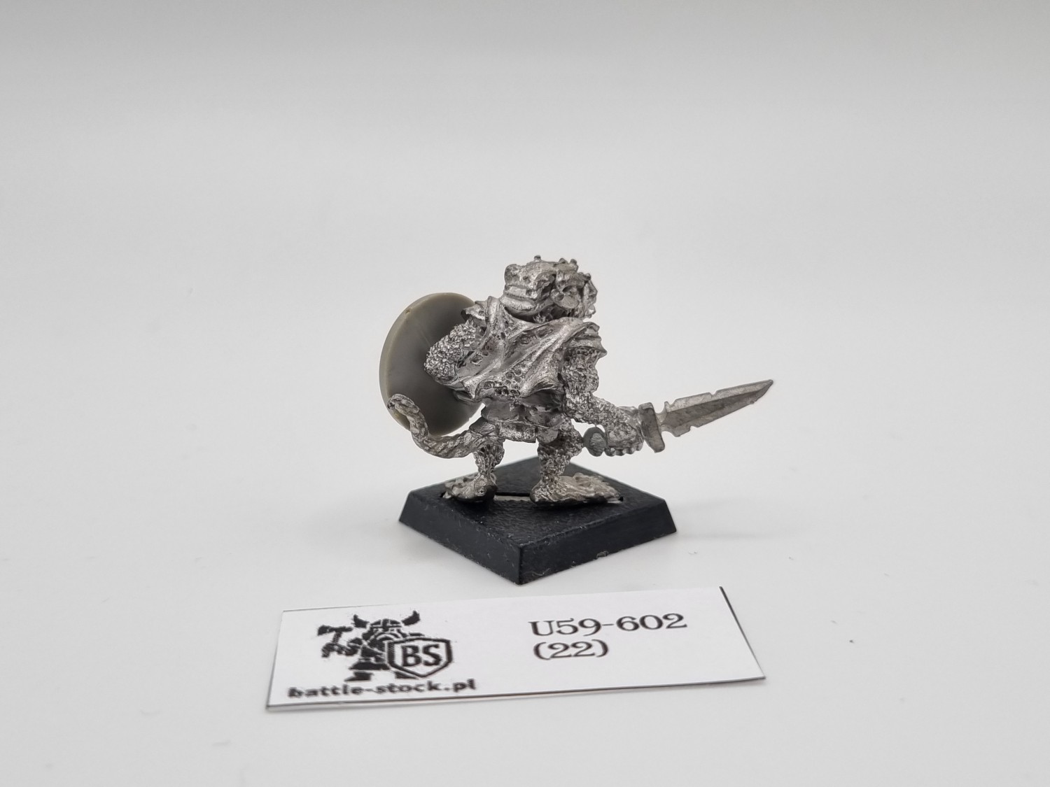 WFB clan rat with sword
