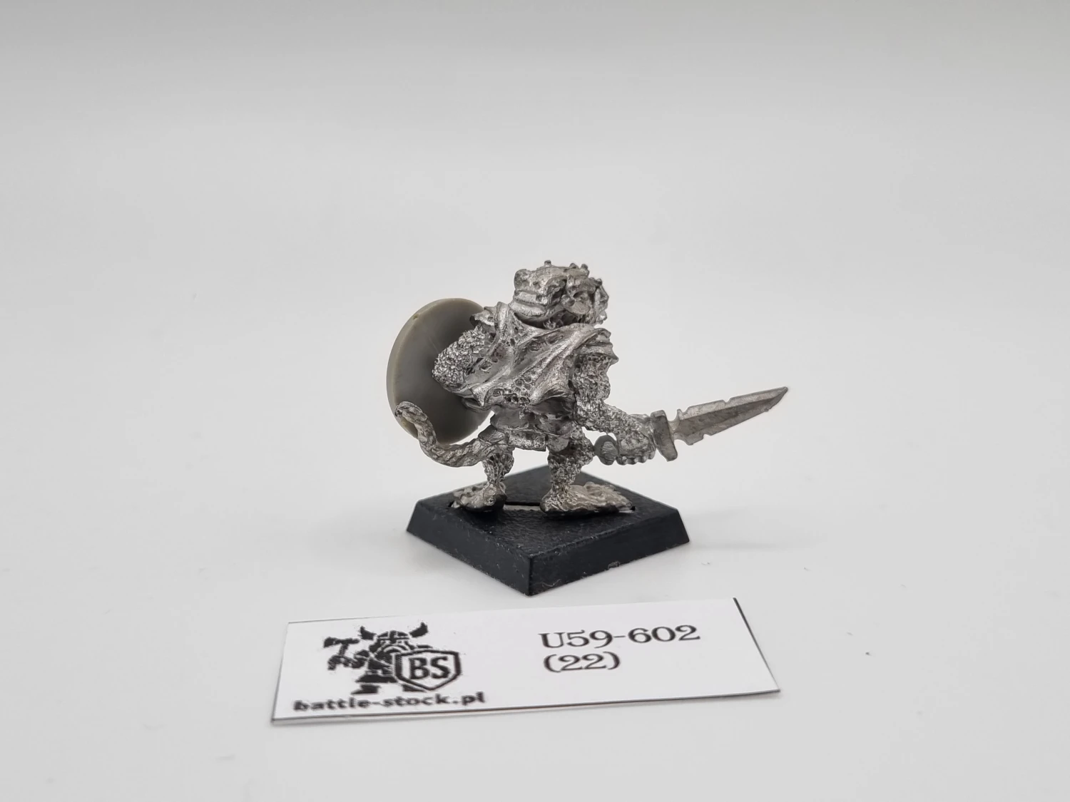 WFB clan rat with sword