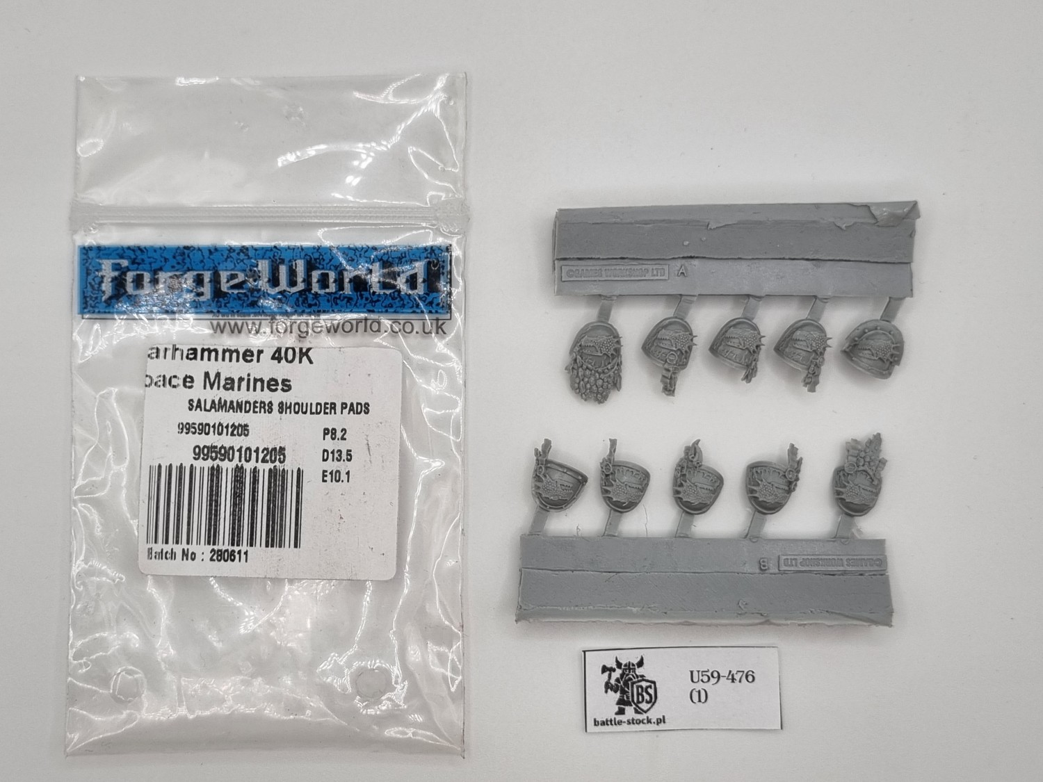 40k FW salamander shoulder pads