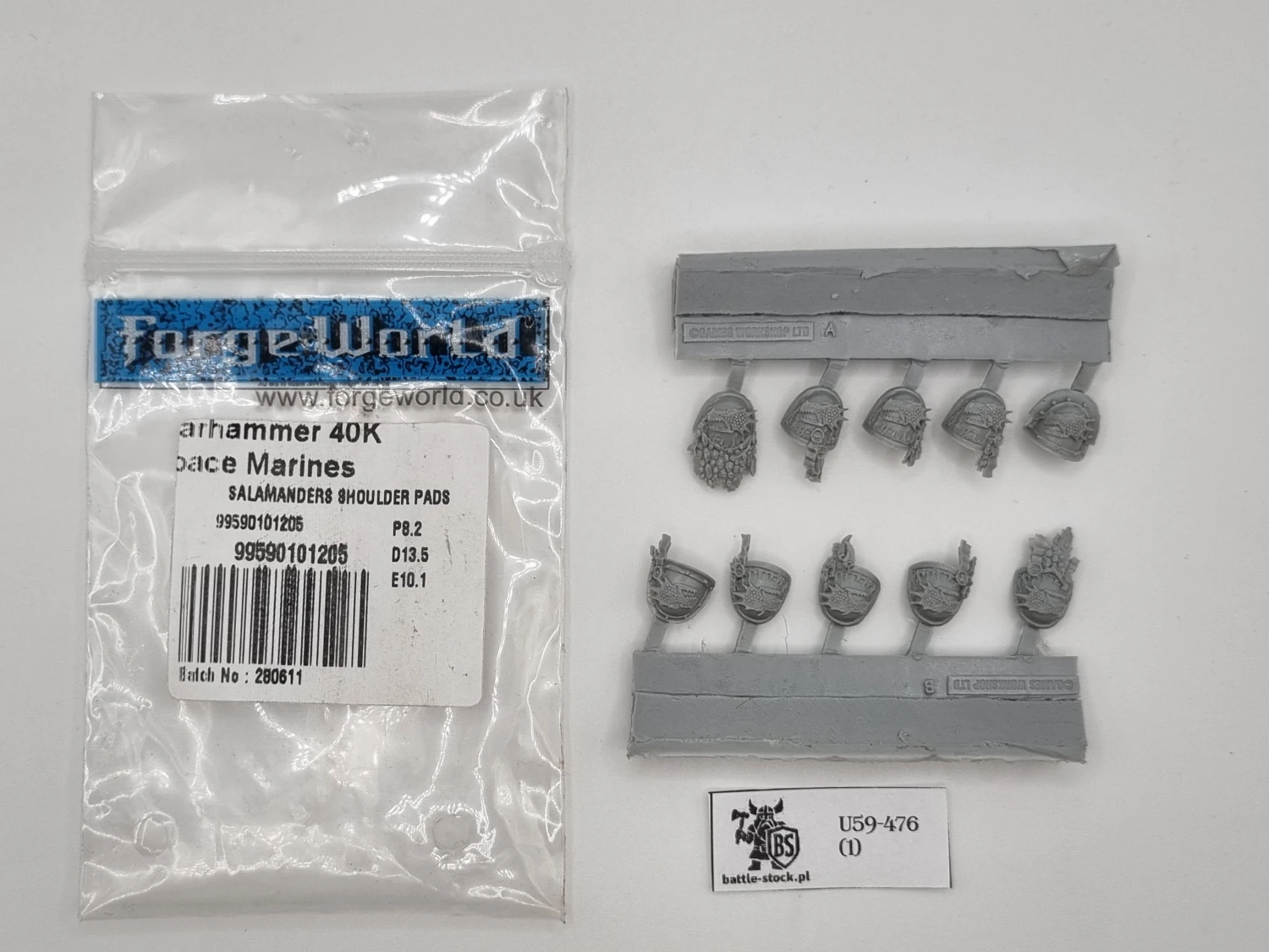 40k FW salamander shoulder pads