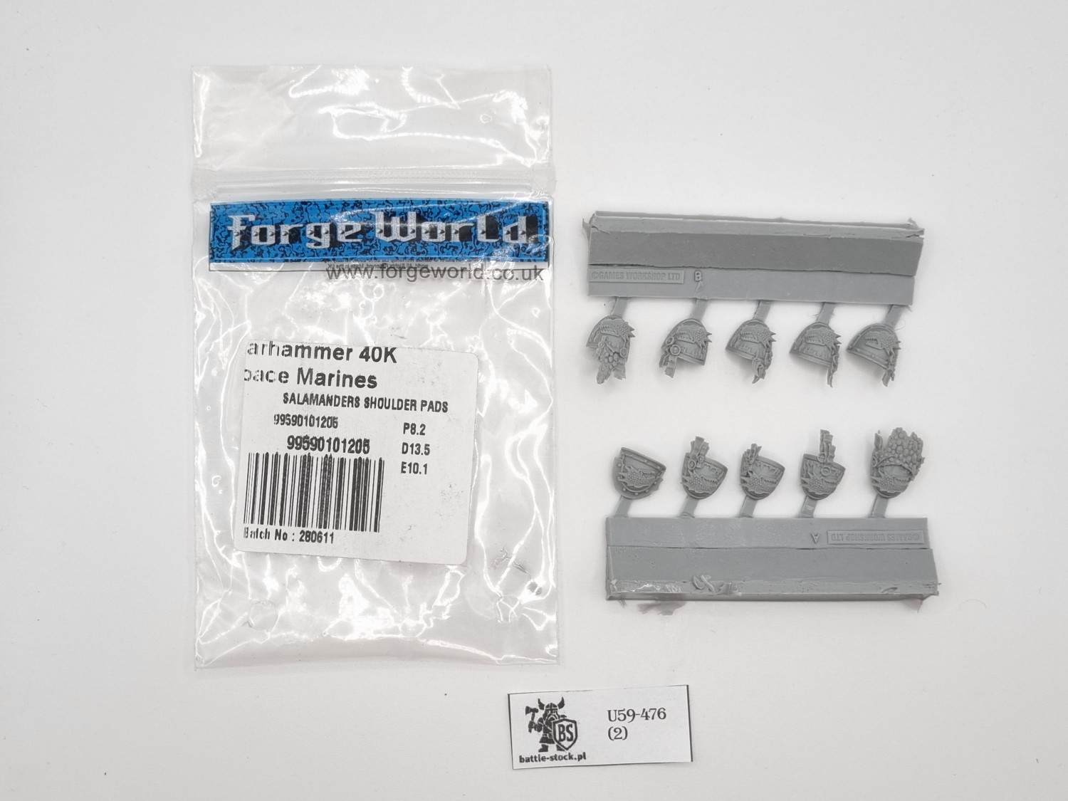40k FW salamander shoulder pads