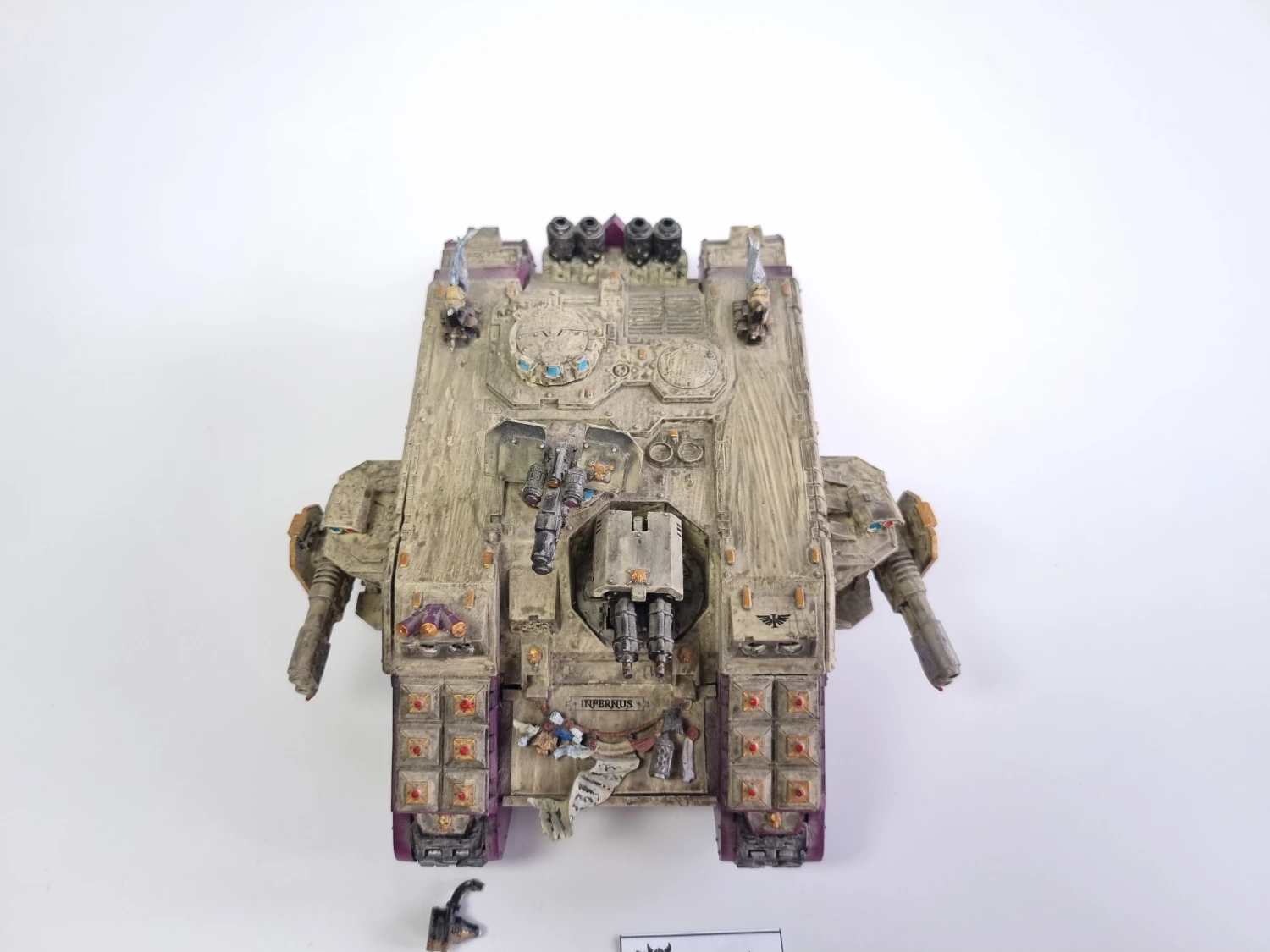 40k land raider (brak części płyt GW)