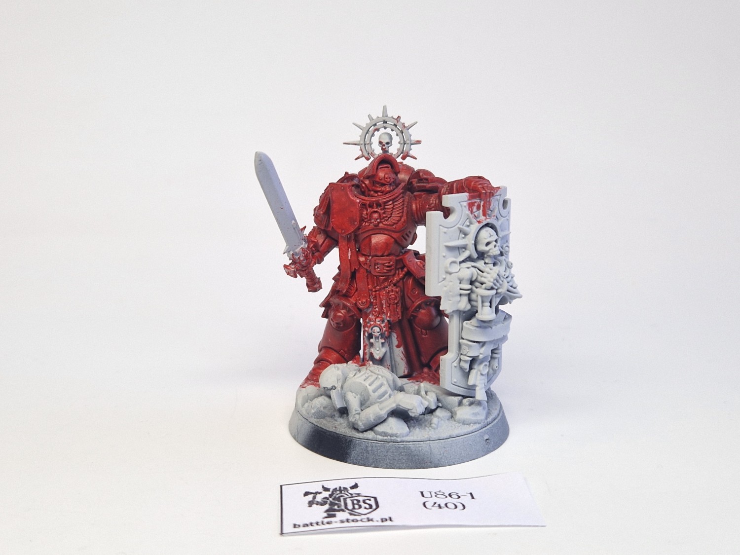 40k captain with relic shield