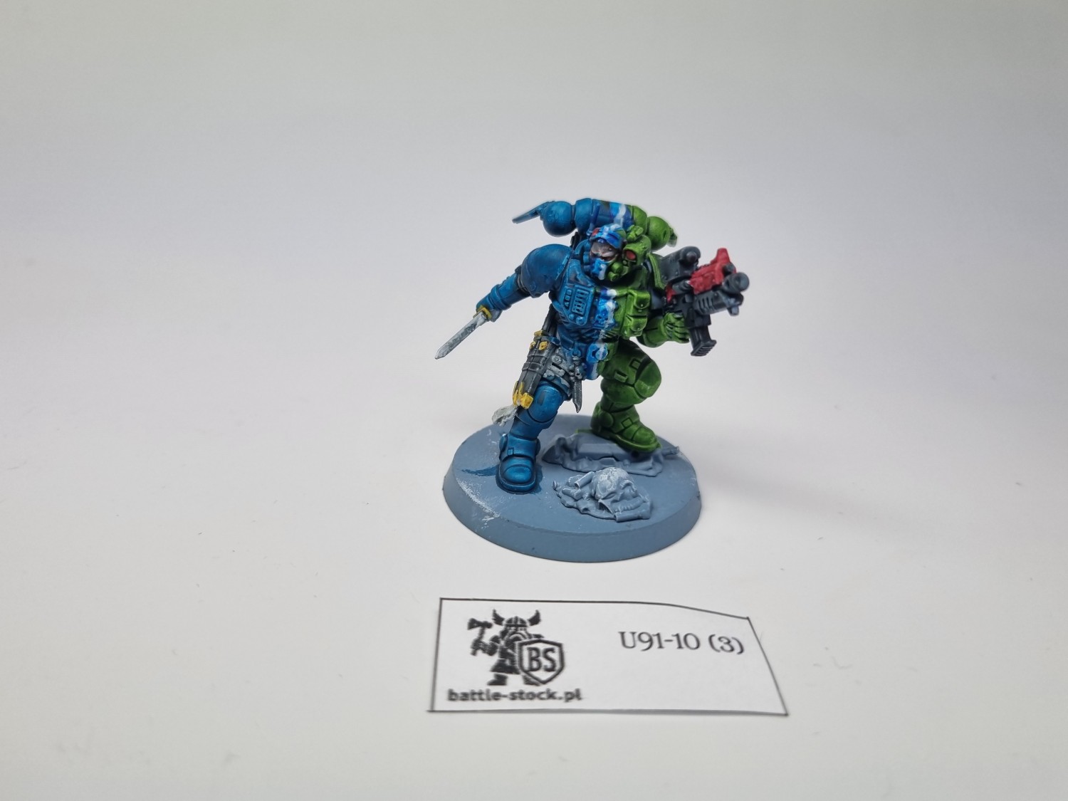 40k Lieutenant in phobos armour