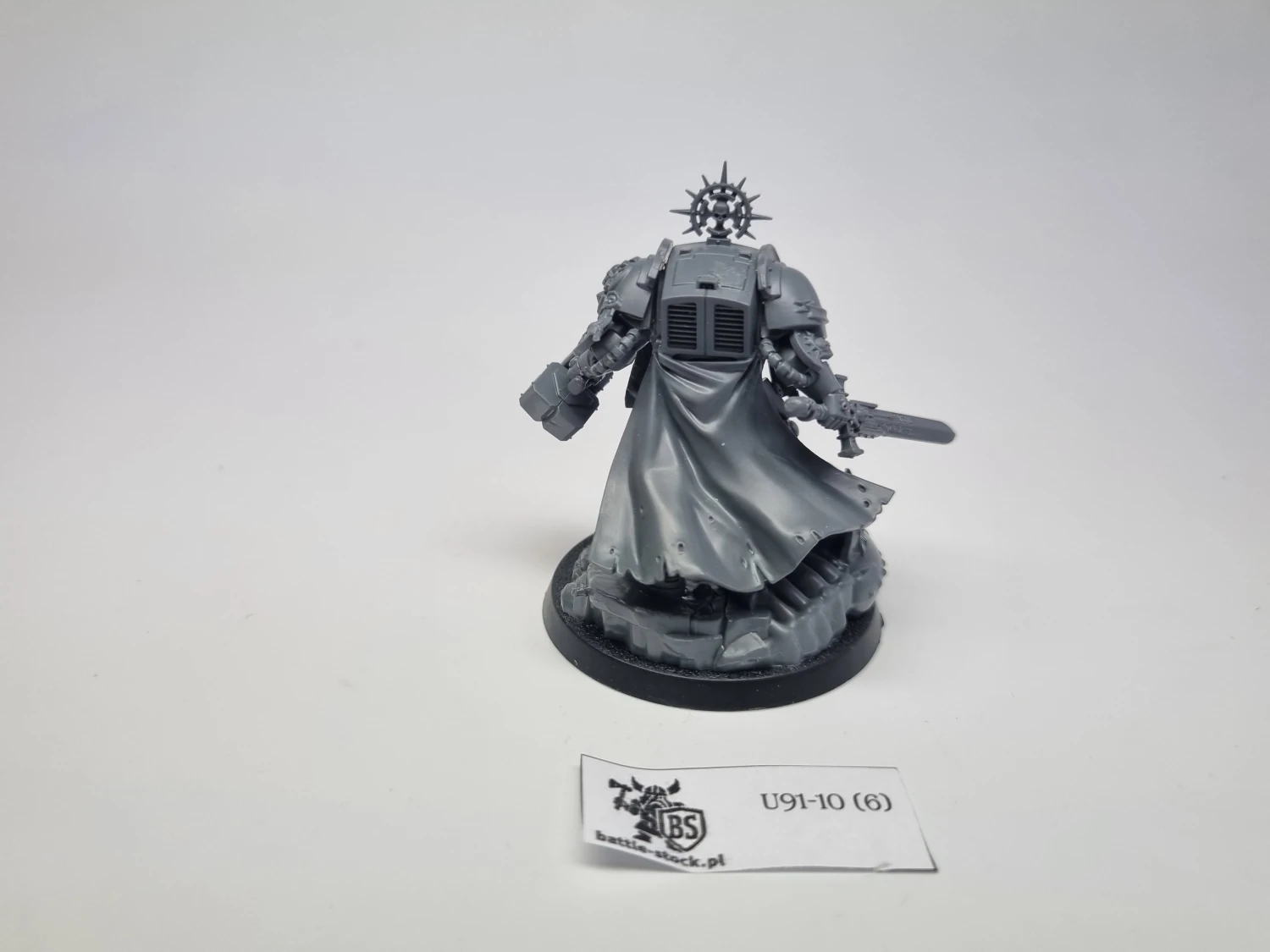 40k captain in terminator armou
