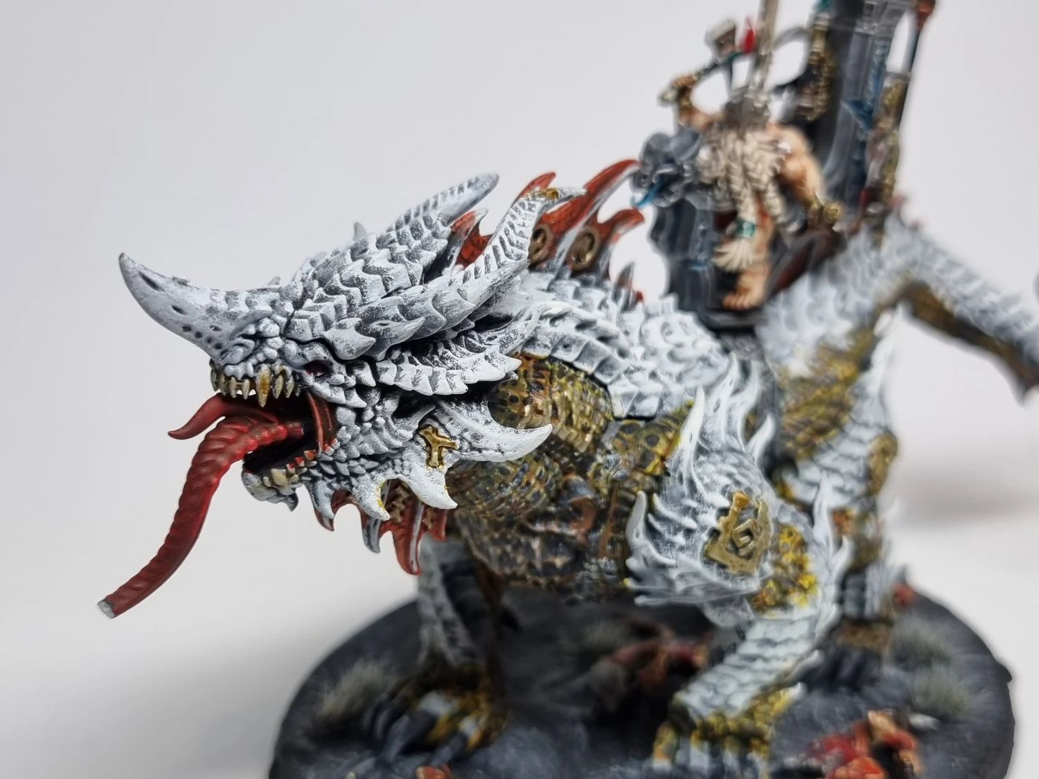 AoS Magmadroth runesmiter