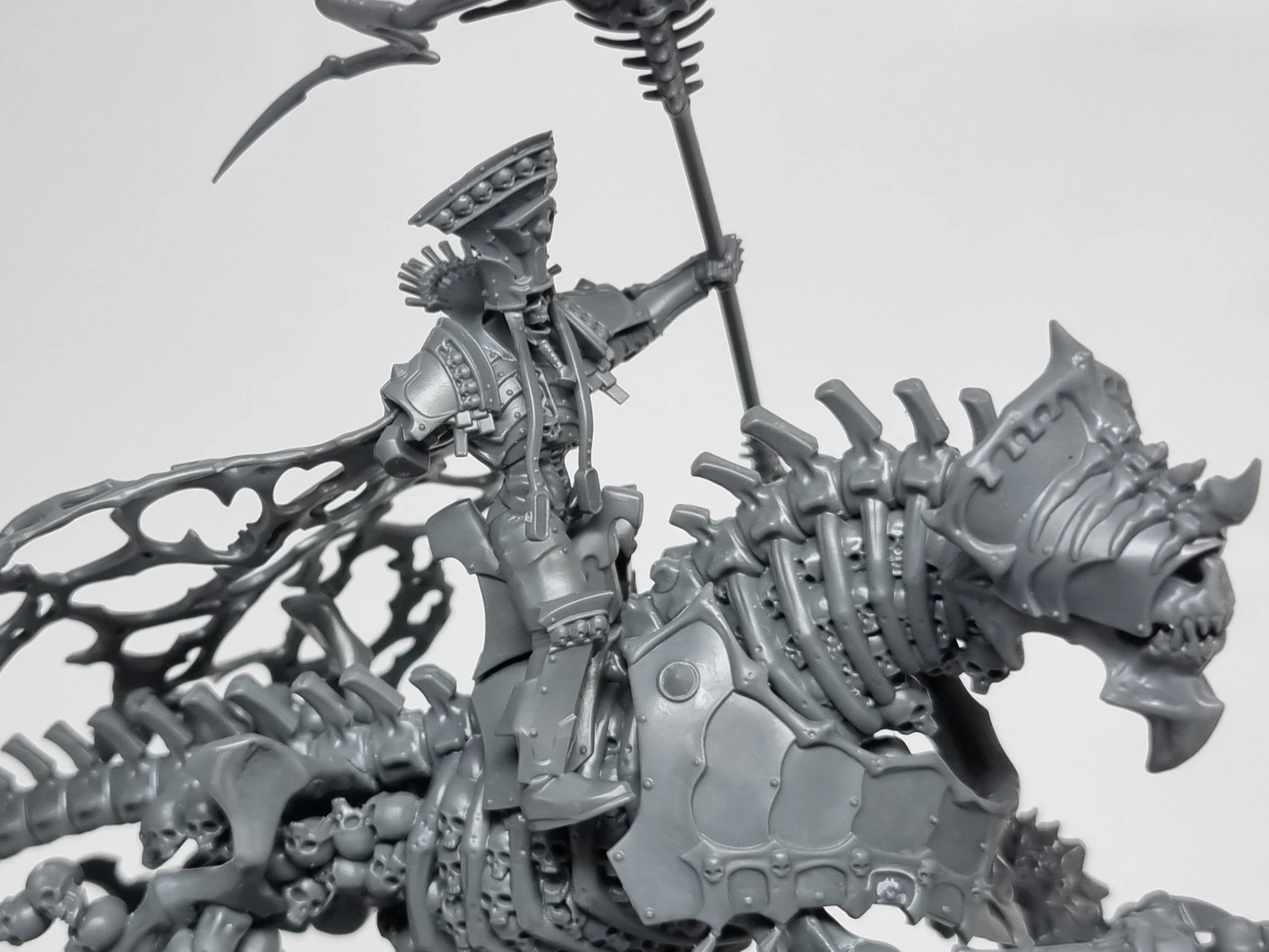 AoS Neferata + Arkhan (brak ręki)