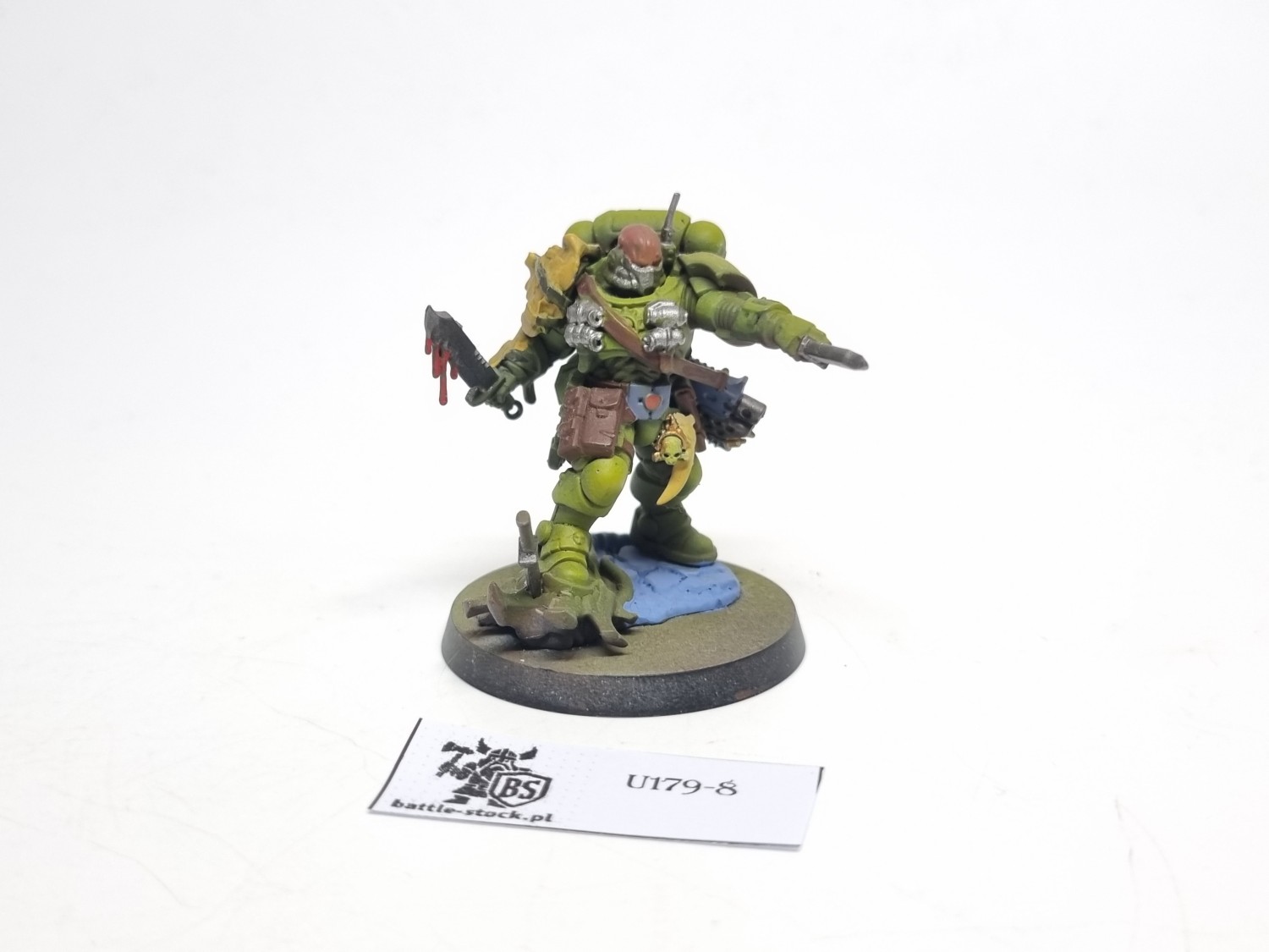 Lieutenant with combi weapons