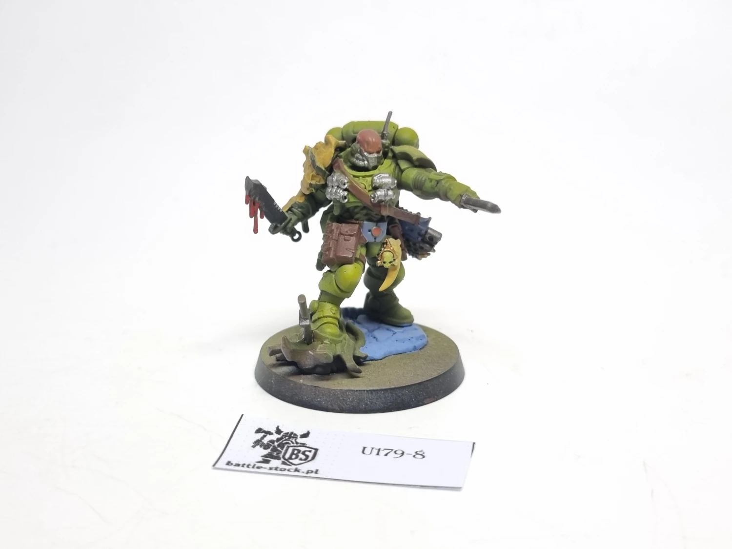 Lieutenant with combi weapons