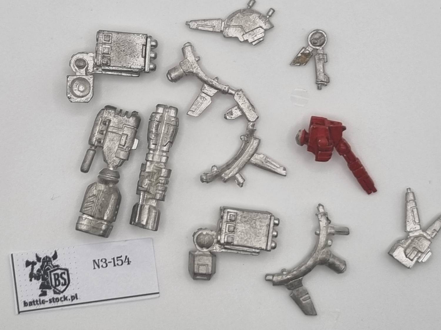 bitsy tau metal