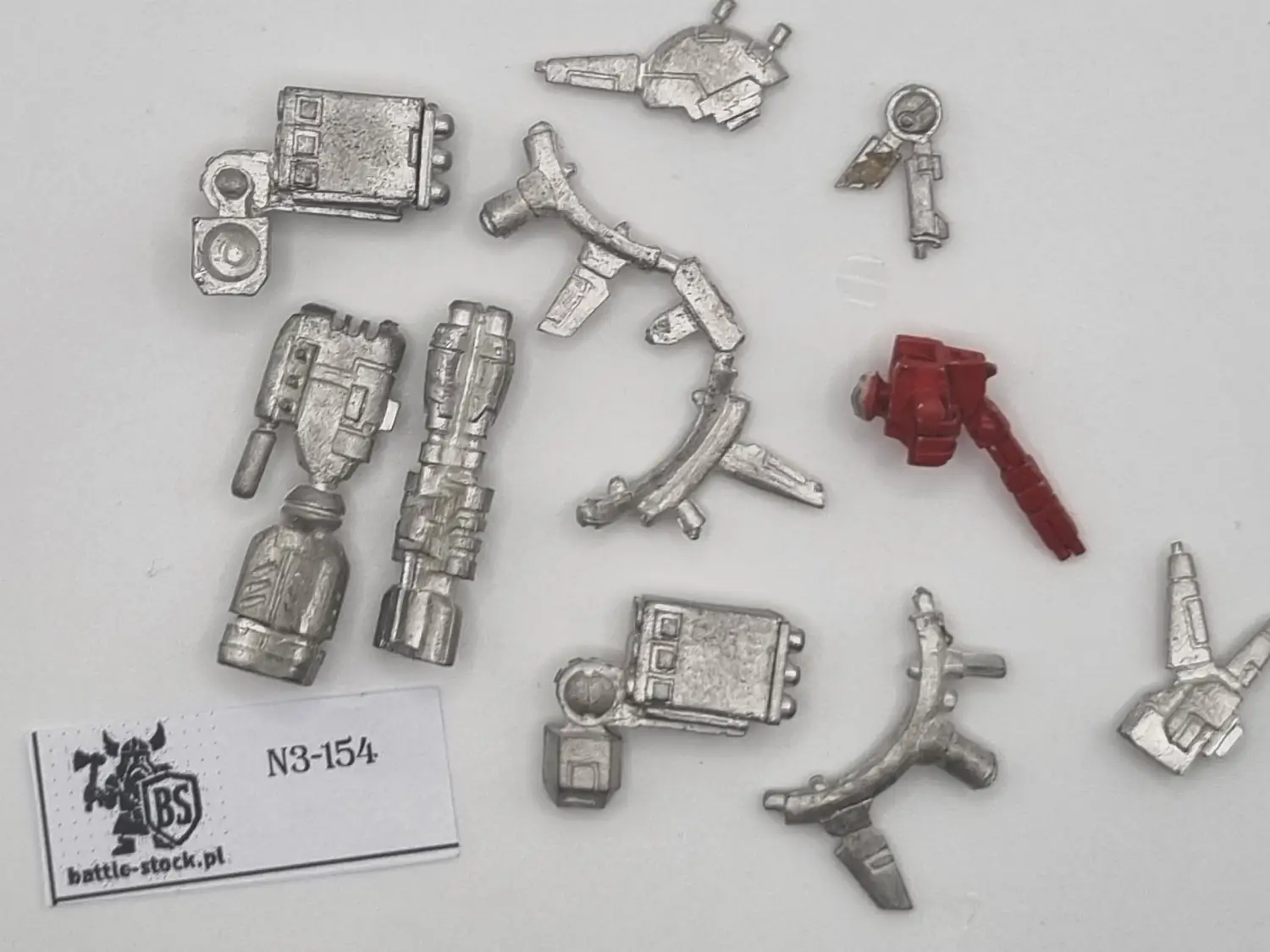 bitsy tau metal