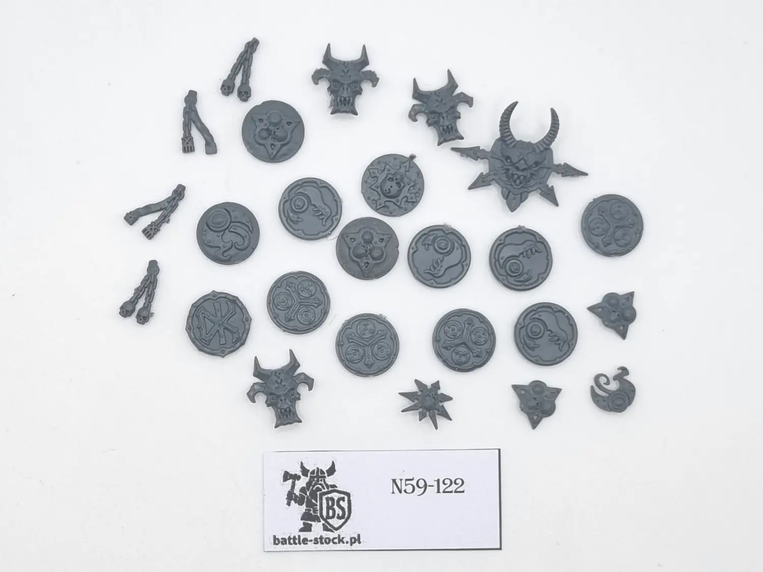 bitsy chaos ozdoby / tarcze