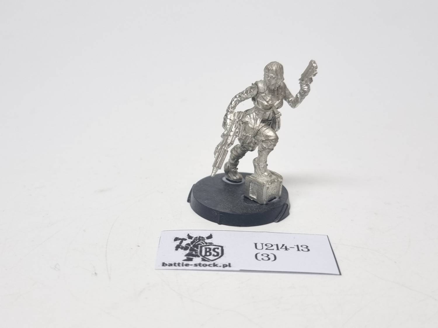 model infinity trishna n33