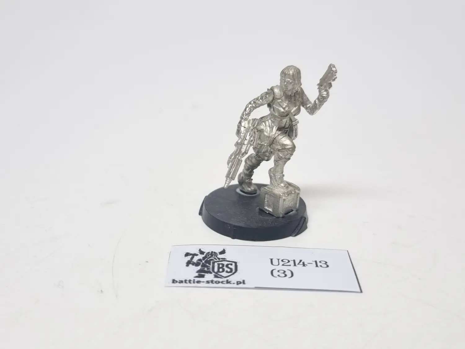 model infinity trishna n33
