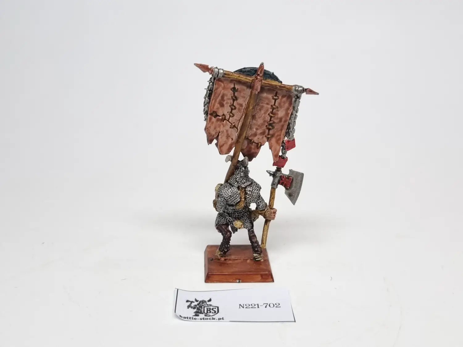 beastmen khorngor standard bearer metal