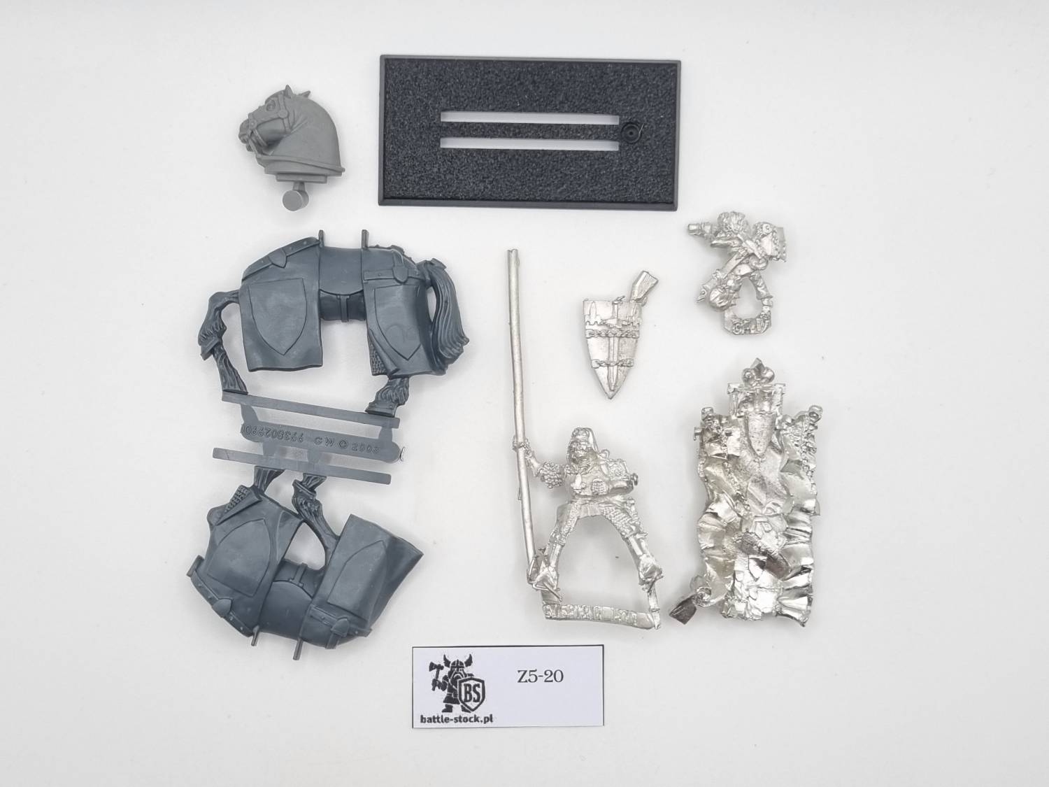 Questing knight standard metal