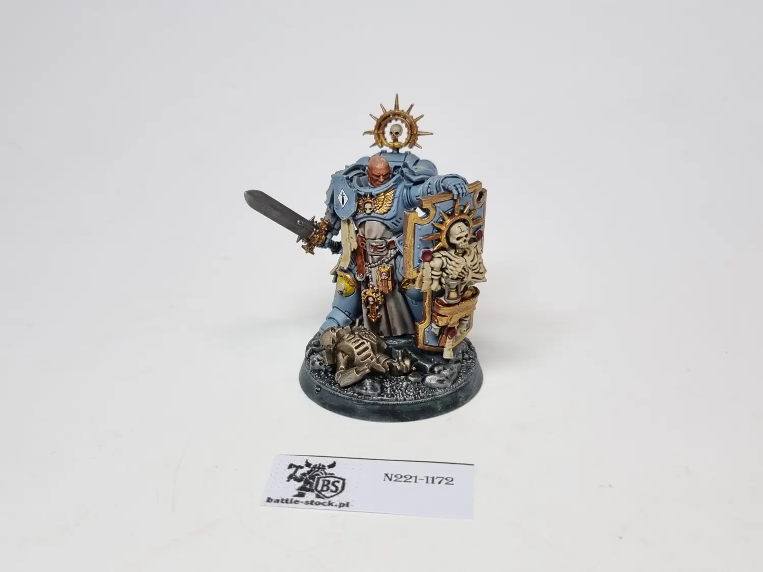 40k SW captain with relic shield