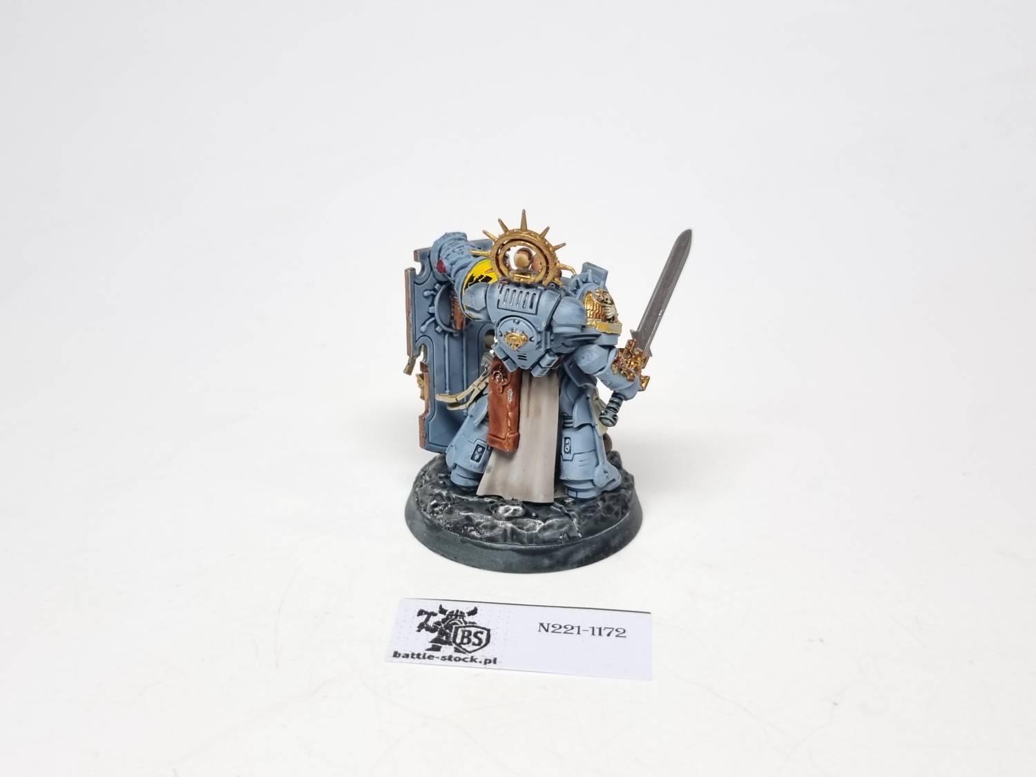 40k SW captain with relic shield