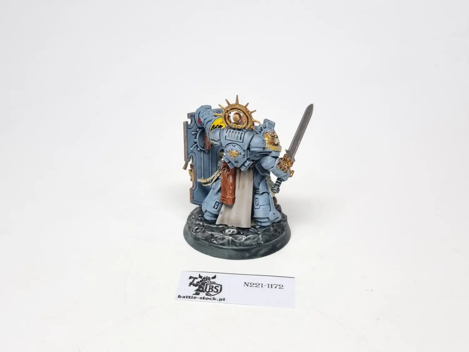 40k SW captain with relic shield