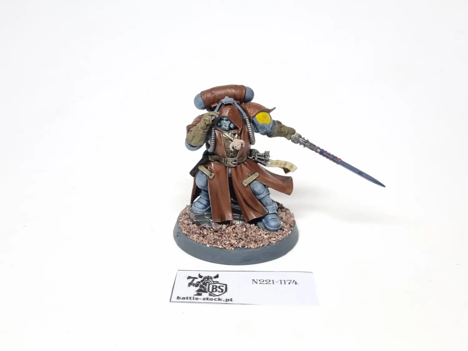 40k SW librarian in phobos armour