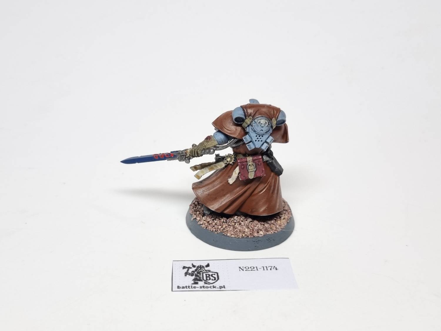 40k SW librarian in phobos armour