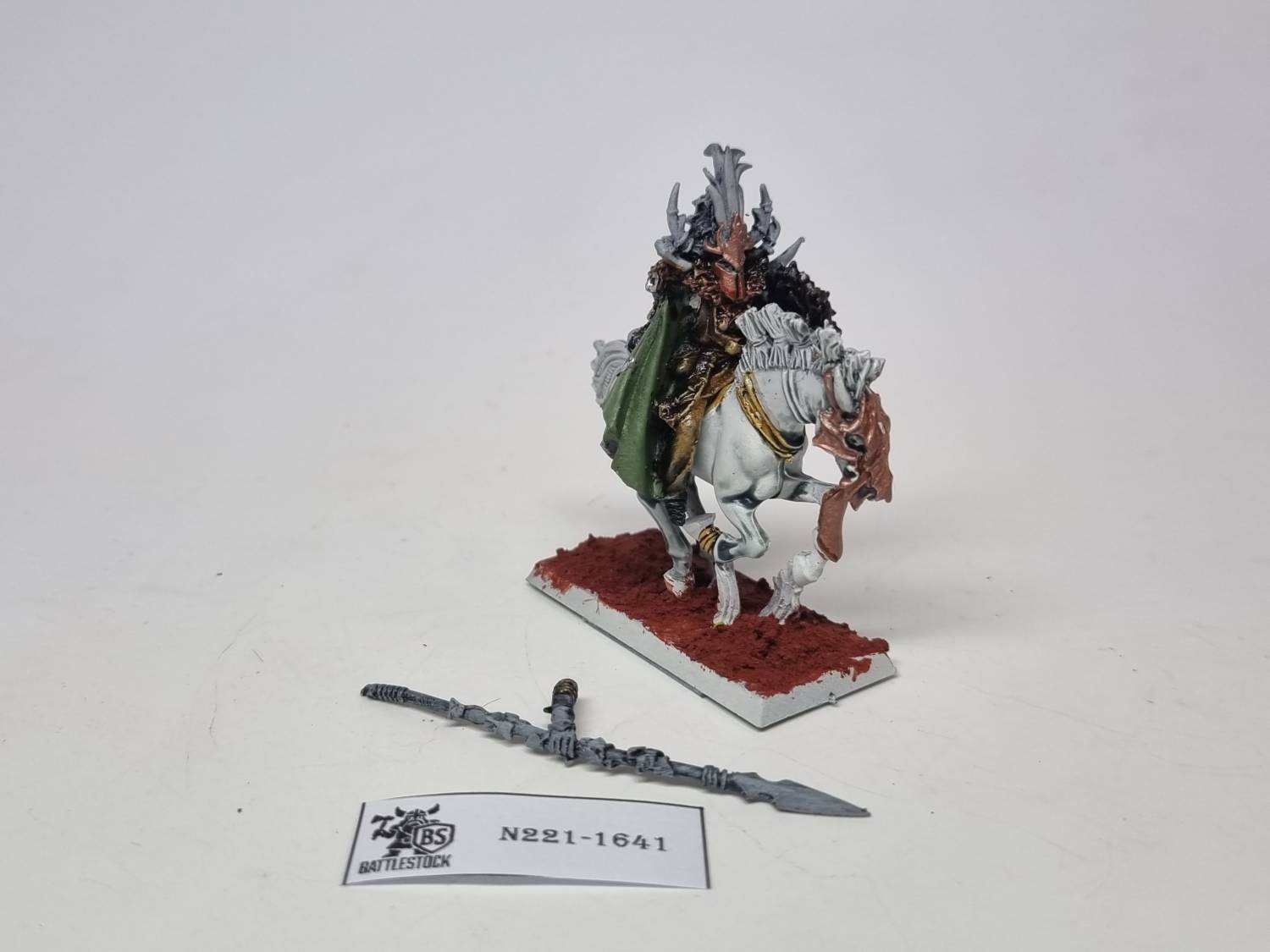 WE noble on steed z zamienną ręką