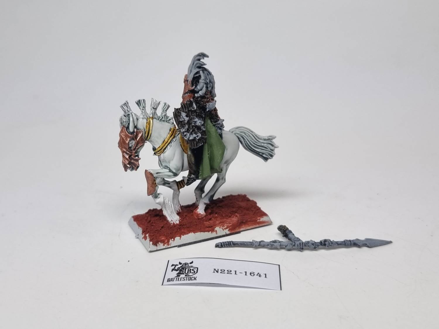 WE noble on steed z zamienną ręką