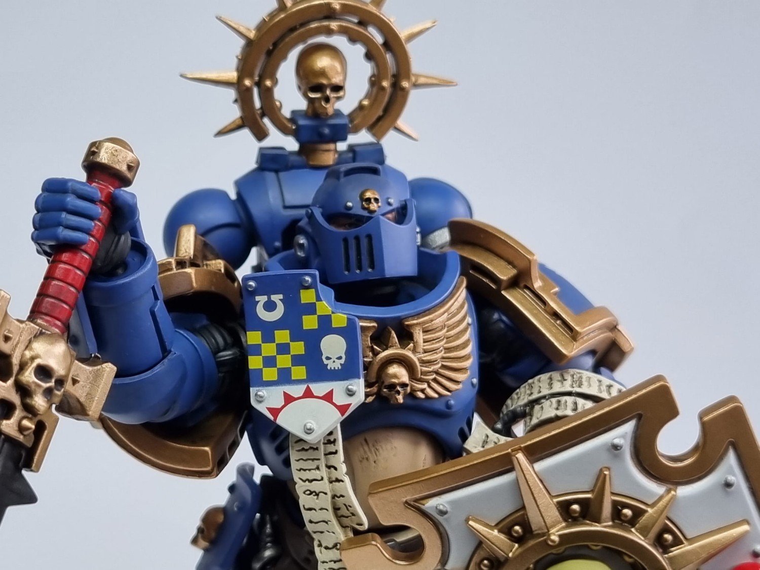 40k JoyToy Primaris captain with relic shield